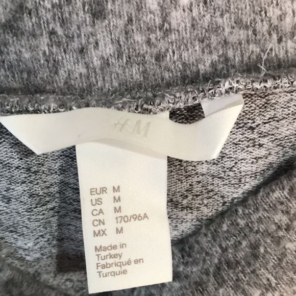 H&M gray sweater size Medium - Picture 6 of 14